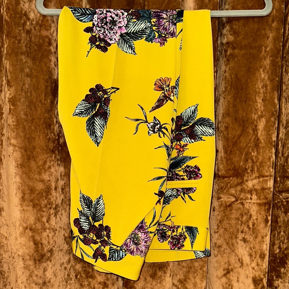 Floral Yellow cropped trousers
